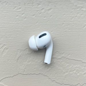Right AirPod pro generation 1